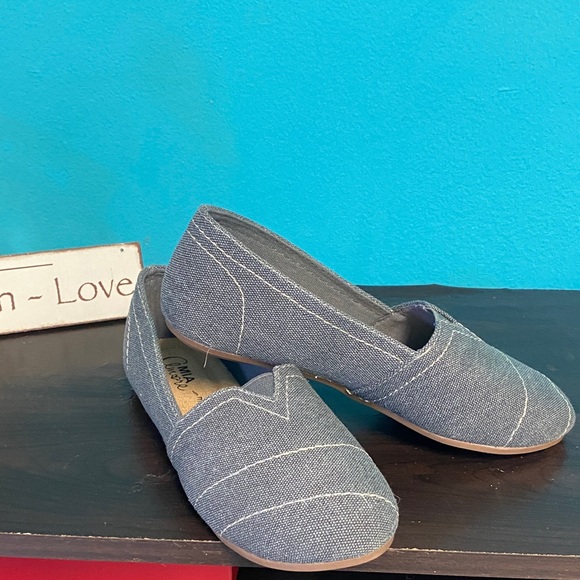 Mia Blue Denim Flats - Picture 5 of 6